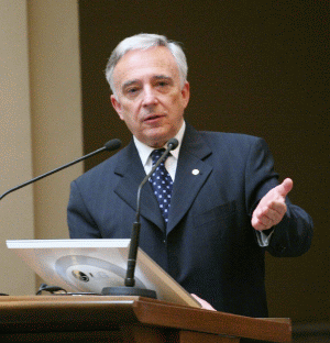 Mugur Isărescu: "O reclădire a încrederii presupune ca şi bancherul să fie om de încredere". Mugur Isărescu: "O reclădire a încrederii presupune ca şi bancherul să fie om de încredere".